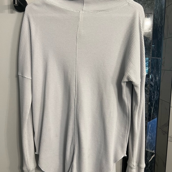 Aritzia Sweater - Picture 3 of 3